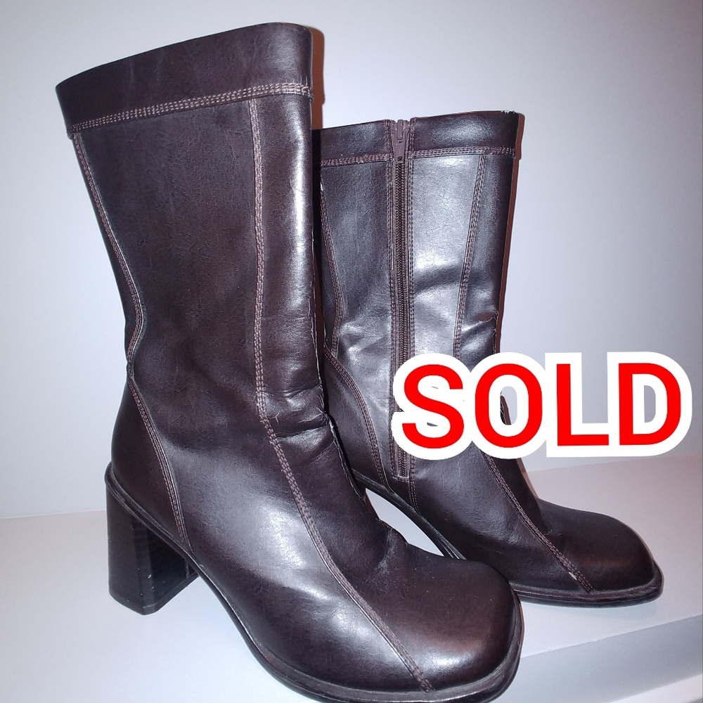 BROWN HIGH HEEL BOOTS /SIZE: 9.5